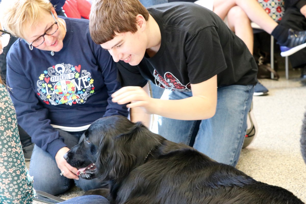Milford_Schools's tweet photo. This morning, Milford HS teacher Trena Panko and her students were @4PawsForAbility in Xenia to meet Buffy, their new Autism Assistance Facility Dog. Buffy &amp; Mrs. Panko will be training for 10 more days in Xenia before Buffy makes her way back home to Milford! #MilfordSoars https://t.co/ftqTBoOP5g