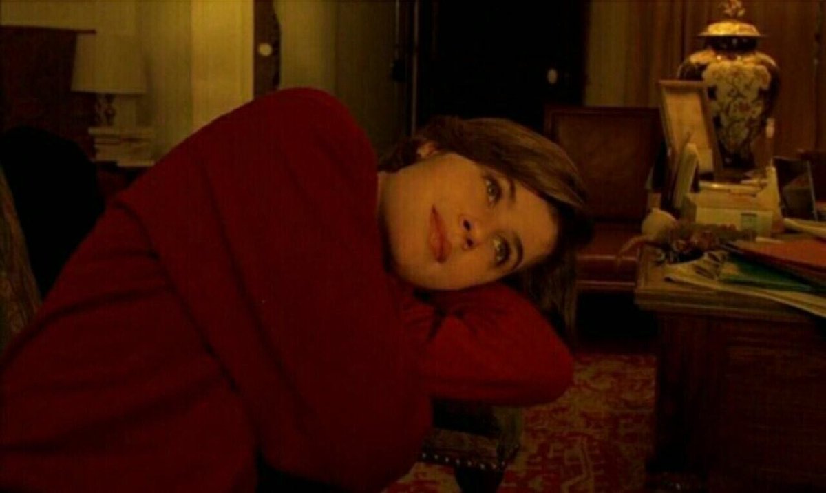 رأيتُكَ فَابتسمتُ مُغرماً ، مُدركاً بأنني في 
فخِ عينيكَ واقعاً .