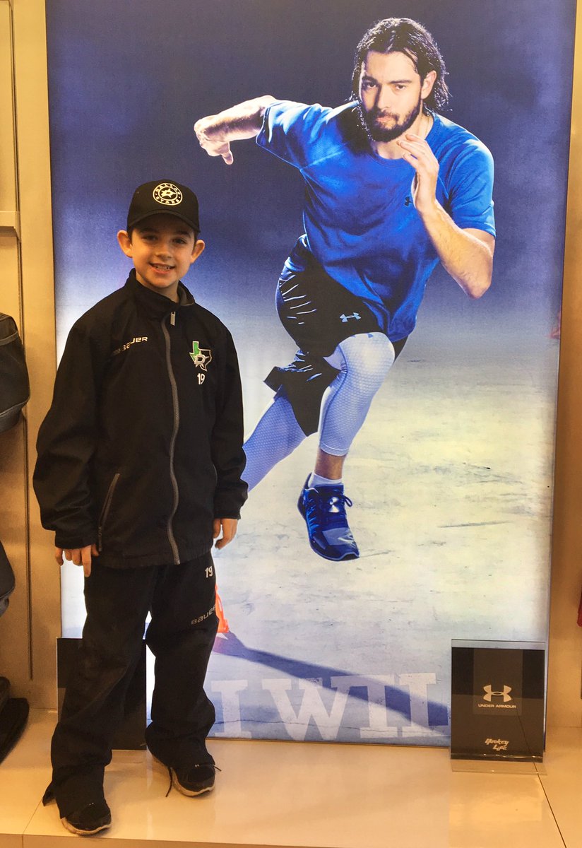 FoxDouglas's tweet photo. @dewyy8 Pro-Hockey Life in Windsor during our last Hockey Trip to Canada. Drew loves LA Kings #8 https://t.co/xR3AOh5vF0