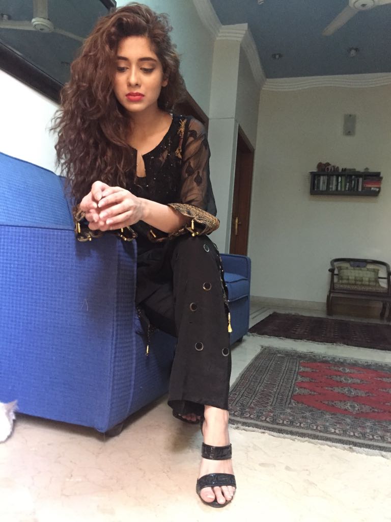 DanielAzekah's tweet photo. Late night show be like !! 
#pari #parithefilm #azekahdaniel https://t.co/hFbvfC6orM