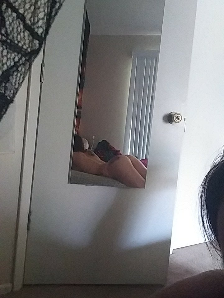 Love having a mirror on this door, I can watch my own live porn show https://t.co/JzHzwz3zgd