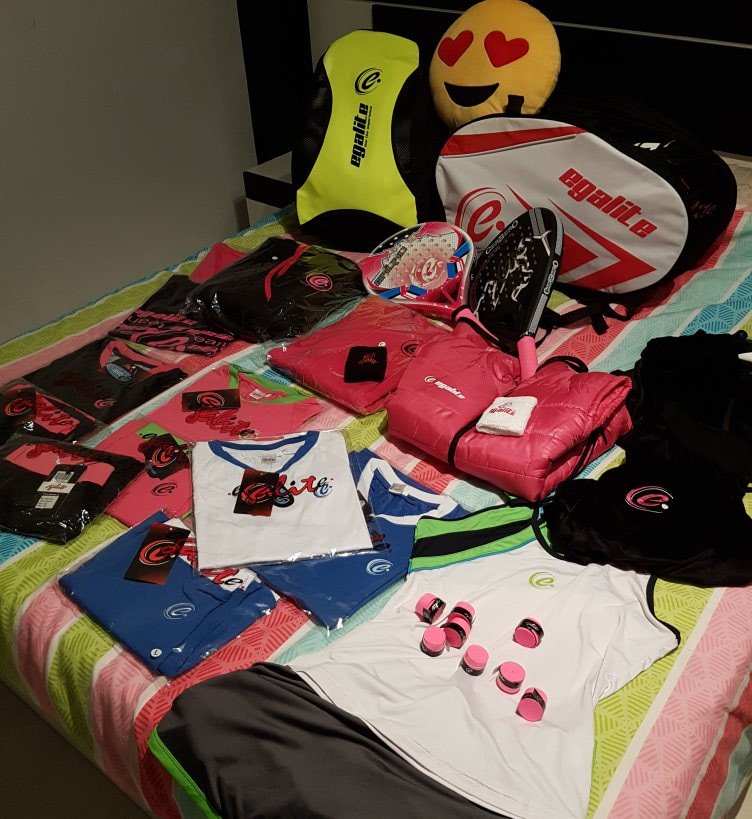Zurineuranga's tweet photo. Sorpreson cuando llegue a casa.
Gracias a Egalite y a Heli Romero por el material y las euipaciones pero sobre todo Gracias por tu apoyo y confianza.
@egalite_padel 
Egalitemadridpadel
@Heli_Romero https://t.co/Vr7G5GV1D2