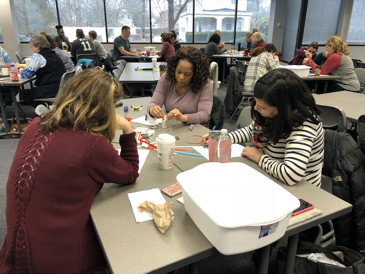 sanaya23's tweet photo. Delco teachers, participating in the MSP STEAL program, engage in inquiry through deconstructing flashlights to learn circuitry. #stem #inquiry #mathsciencepartnership https://t.co/zgPf1POURw