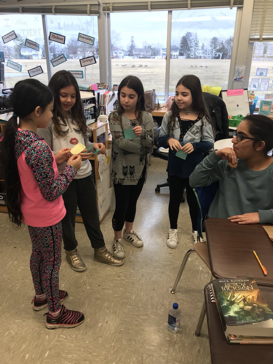 camersons's tweet photo. #camersonskids sharing their new vocabulary findings before adding them to our Viewing Vocabulary window! @Ivysherman #seamanstrength #MeaningfulVocabulary https://t.co/nbY0unBpms