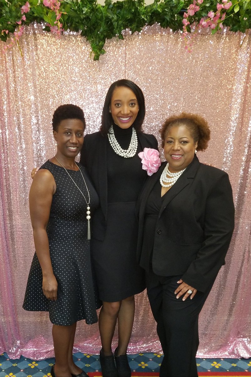 BwoodAKA's tweet photo. Public Relations Directors
Omega Gamma Omega (left) Upsilon Omega Omega (middle) and Gamma Nu Omega (right)
#AKA1908 #AKA110 #ClusterVII110 #AKAOGO #AKAUOO #AKAGNO @GNO_AKA @AKAUOO https://t.co/XJitVImZG3