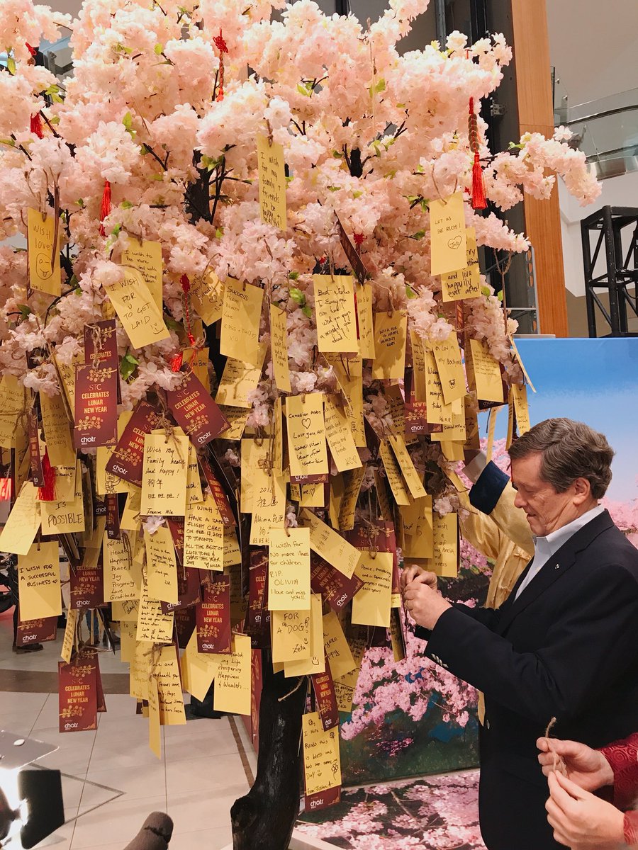 ShopSTC's tweet photo. We had an incredible first weekend of Lunar New Year celebrations and a special appearance by Mayor @JohnTory ๐โจ
Thank you to everyone who visited us, donโt forget to share your photos using #STCWISH on Instagram or Twitter for a chance to win the ultimate date night! https://t.co/gMN3h789Z8