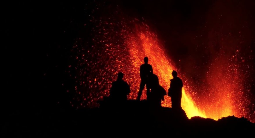 afrotourist's tweet photo. Tourists come from all over the world to the Réunion Island to see Le Piton de la Fournaise. It's an adrenaline filled experience
Visit https://t.co/hHfNE9xzRd for more information.
#volcano #naturephotography #africa #mountains #untappedafrica https://t.co/z4qgXQGQvx