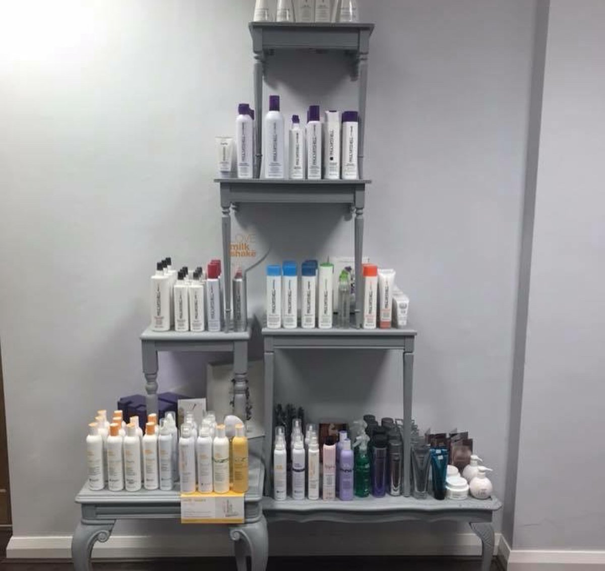 PamPageLooker's tweet photo. Before &amp; After. Brand is more than a logo, it’s how you translate it through every touch point. This bespoke retail unit is an amazing piece of furniture, there were some worried faces at the beginning but I knew it could work. Does your work space reflect you or your business? https://t.co/sE8Ij2OOdz
