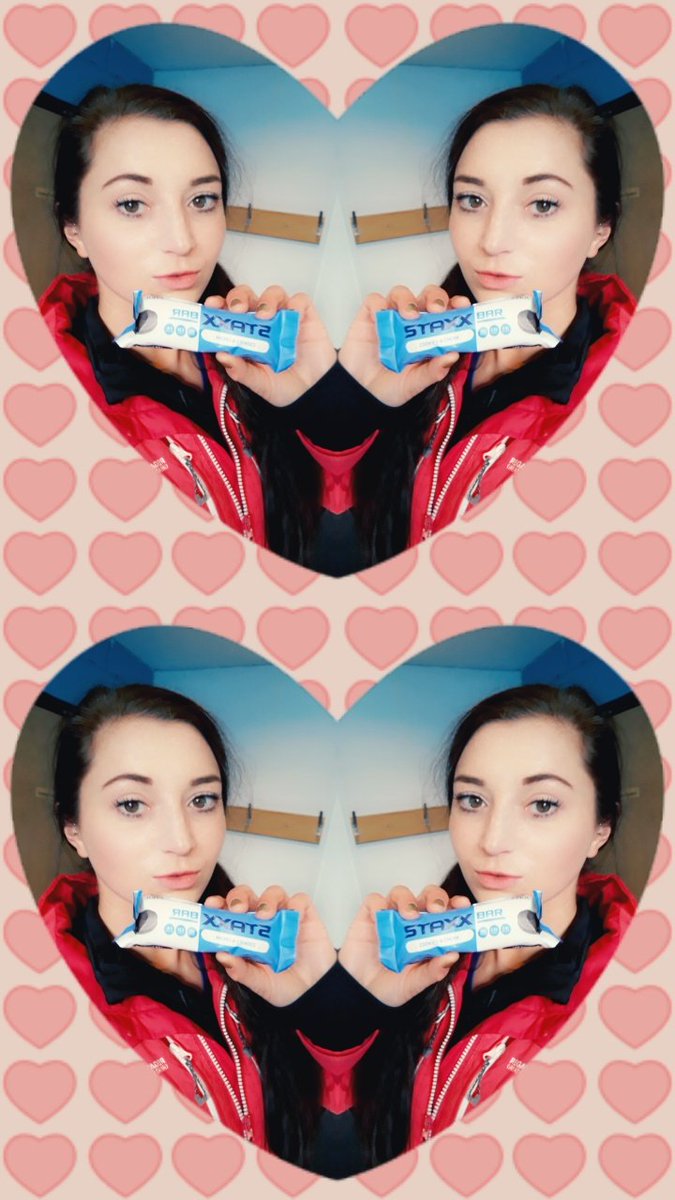 Loving the <a href="/StaxxBar/">Staxx Bar</a> cookies &amp; cream flavour. Crunchy texture on the outside with a creamy filling. So delicious!! Keep an eye out for their new dark mint choc flavour 😍💪