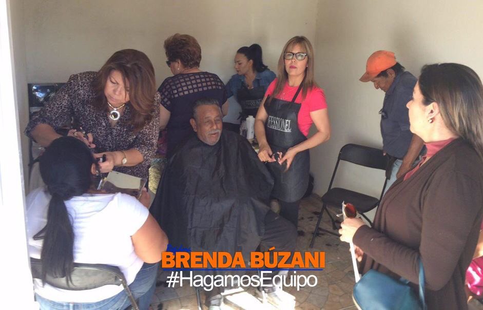 BrendaBuzani's tweet photo. #Recordando2017 Sigo respaldando los proyectos que impulsan el desarrollo de la mujer tal como lo hice durante el Festival de la Mujer a través de @cdmpanhmo en coordinación con PPM HMO #HagamosEquipo https://t.co/Hk6beAC33I