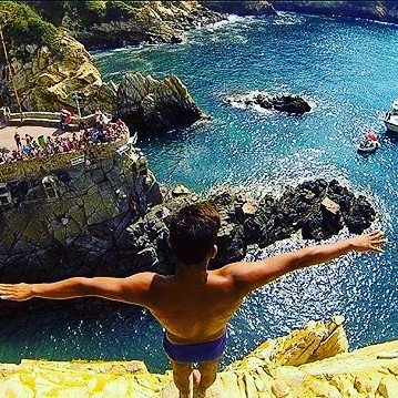 "The famous Quebrada divers of Acapulco." A must see experience in Acapulco, Mexico! 
Plan and book your trip to Acapulco at zpr.io/nadHZ

#MexicoXpertz #TripXpertz, #KnowBeforeYouGo, #Mexico, #MustdoAcapulco
#Acapulco #XperienceMexico #AdventureMexico #VisitMexico 📷:
