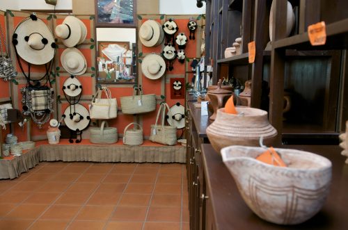 plasticboxspain's tweet photo. RT @Playa_Park_Club: Handicrafts are one of the most important components of the cultural heritage of the island of Fuerteventura. Discover this beautiful world of the Fuerteventura artisans.
https://t.co/tdC8Tk1Sxi https://t.co/oX4z7AwAKV