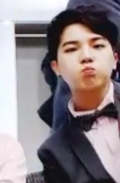 LQ0330's tweet photo. 볼살 지키미 할거야 ŏ̥̥̥̥םŏ̥̥̥̥  볼살 사라지면 안돼 (ಡ ̯ ಡ) https://t.co/50kMf7YMbI