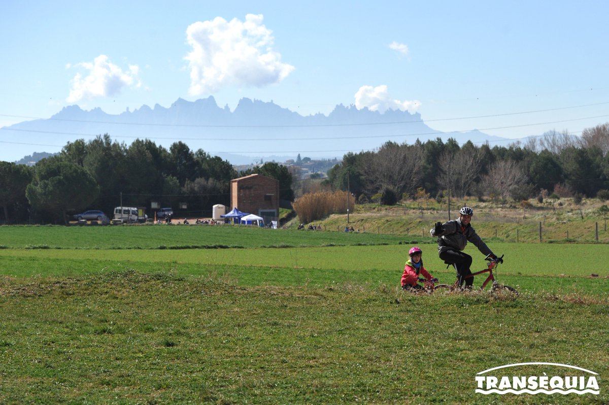 parcdelasequia's tweet photo. La Transèquia en BTT, una bona manera de conèixer el Pla de Bages i gaudir d'aquestes panoràmiques. Hi ha 3 rutes amb sortida i arribada al Parc de l'Agulla pensades per a tots els públics: 51km, 30km i 14km @som_365  ➡️Inscripcions i informació a: https://t.co/QGl5NystZY https://t.co/KcJDD0NVgv