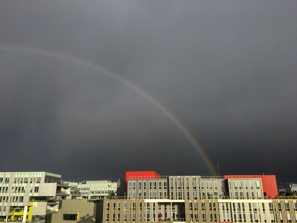ArnaudManoury's tweet photo. Ciel d’orage sur St DENIS. Cc @lachainemeteo https://t.co/PxfDwoWZOB