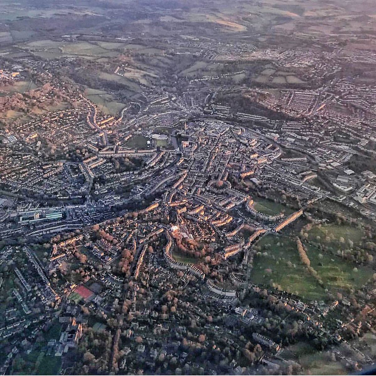Weekend_in_Bath's tweet photo. Amazing view of Bath at sunset ✨ 

#weekendinbath #bath @WeLoveBath https://t.co/DaxklX24V6