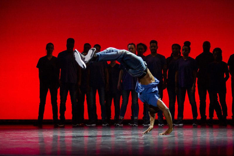 pineappledance's tweet photo. New on the 🍍 blog, a hip-hop dance film @EOE_BBE from Boy Blue Entertainment directed by Danny Boyle. Plus #auditions #dance #workshops #halfterm #yoga #musicaltheatre #London 🎆 
Link: https://t.co/QlJrBp1fcN https://t.co/KKs5YmNugO