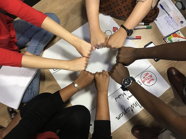 YouthActionNet's tweet photo. Fearless young entrepreneur + bold initiative for social change = 2018 Laureate Global Fellow candidate. Apply to @YouthActionNet's Laureate Global Fellowship! #LGF2018 #thinkBIG #movingprogress https://t.co/3xG6Suezge https://t.co/0iru1fTL2a