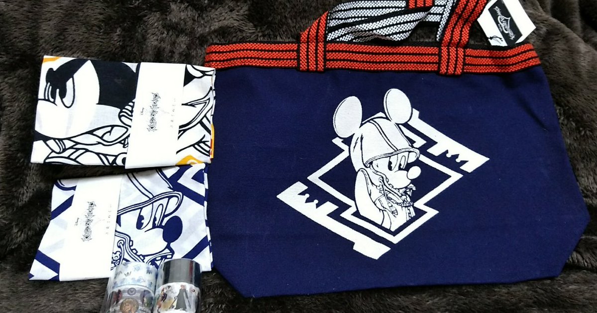 響 على تويتر D23でゲットしたグッズ達 ほとんどkhグッズ 王様の湯呑みのかわいさよ リメンバーミーではクリアファイル D23新作映画ラインナップではネックストラップを貰いました