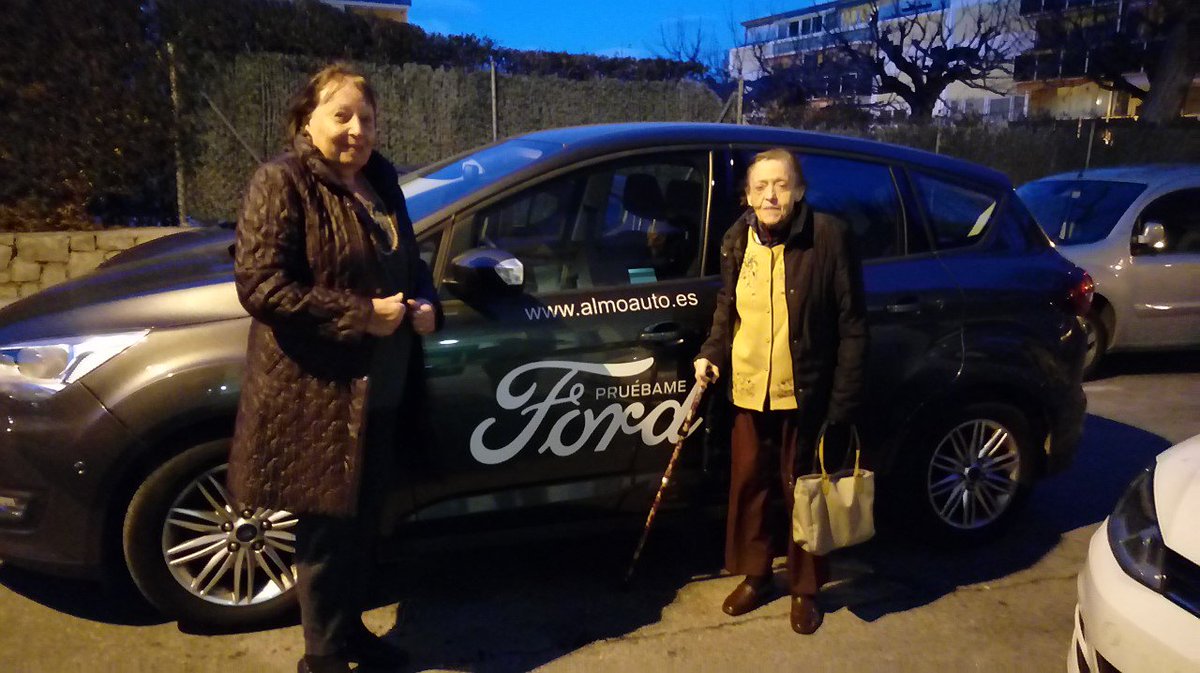 FordAlmoauto's tweet photo. Nos encanta hacer felices a nuestros mayores #FordSundayDrive https://t.co/eDBPXg98wM