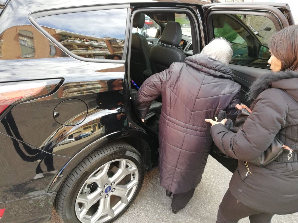 FordAlmoauto's tweet photo. Nos encanta hacer felices a nuestros mayores #FordSundayDrive https://t.co/eDBPXg98wM