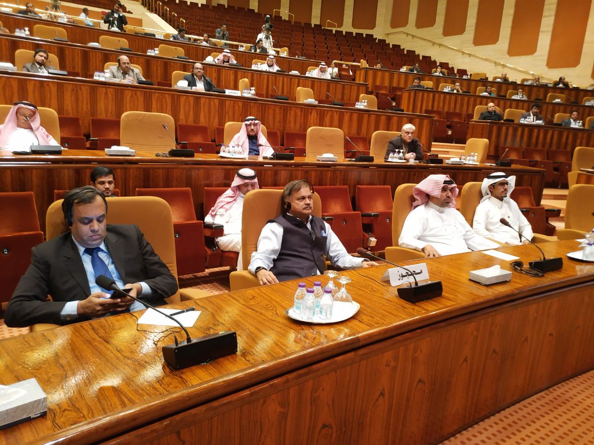 KSAPSAIDS's tweet photo. "Investments & Economic opportunities between Saudi Arabia & India" symposium as part of @AlJanadriaFest. DG of #KSAPSAIDS chair's the session. Spk: @akuwaiz, Omar Bahelewah, Mr. I.Alana Mr. A.Singh.
Ambassador of India Mr. Javed was among the participants @IndianEmbRiyadh https://t.co/tCeDpW0WTU