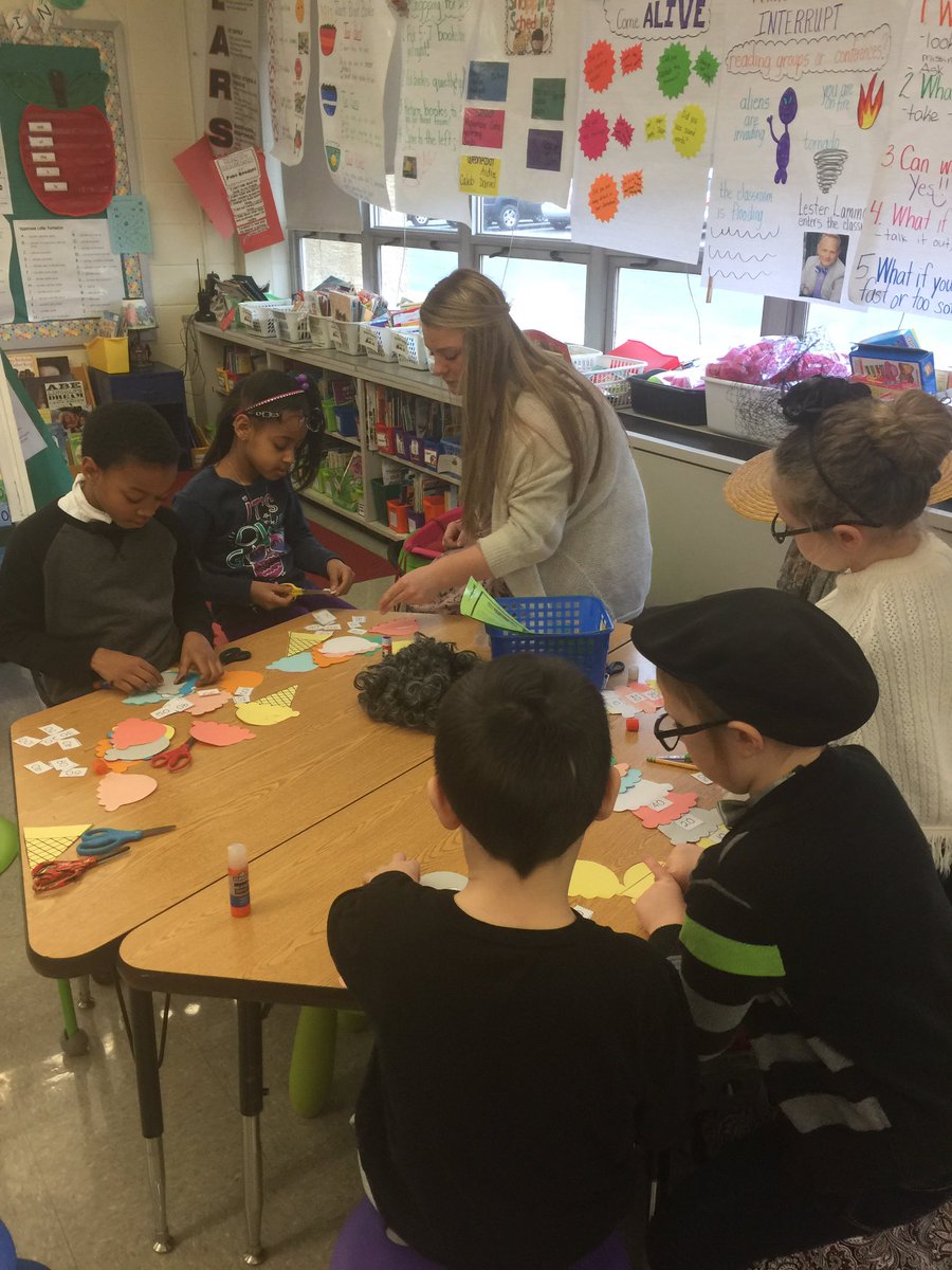 tiaschwab's tweet image. Celebrating the 100th Day of Learning together!! @SASD_WestBroad #sasdnext #firstgrade