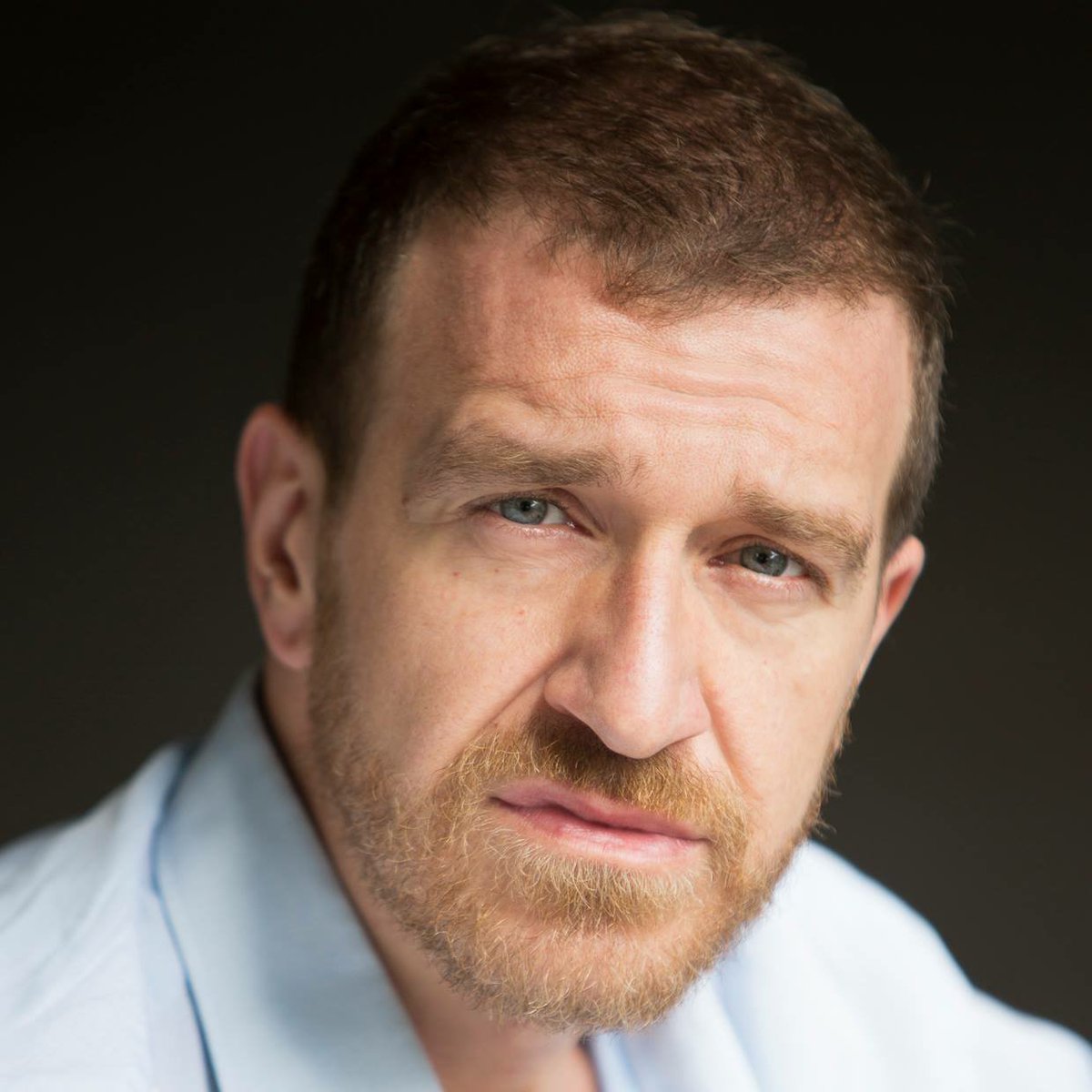 KensGardensPlay's tweet photo. Simone Leonardi will read MASSIMO. This Sunday! Grab your free tix now: https://t.co/OvFrJKIqp1
#actorslife #KGreading https://t.co/9iVgLYDVHx