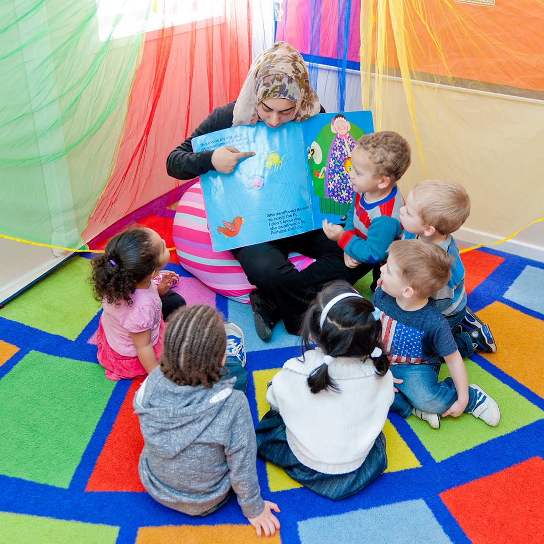 barn_field's tweet photo. This week's #Apprenticeship #VacancyOfTheWeek is one of our own! #BarnfieldCollege is looking for a #Nursery #Apprentice to work in our #Ofsted rated #Outstanding Nursery! #ApplyNow by Friday 16 February: https://t.co/7ajzqzp0aj More about our Nursery: https://t.co/IcG0Ul09ir https://t.co/dsRTjNZRNf