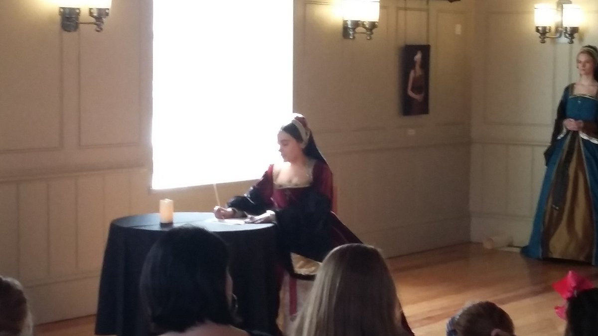 HackneySongbird's tweet photo. In a moving dramatisation by @arts_unity of the last days of the 9-day queen, Lady Jane Grey prepares for her execution https://t.co/WZ4uRYAHu2