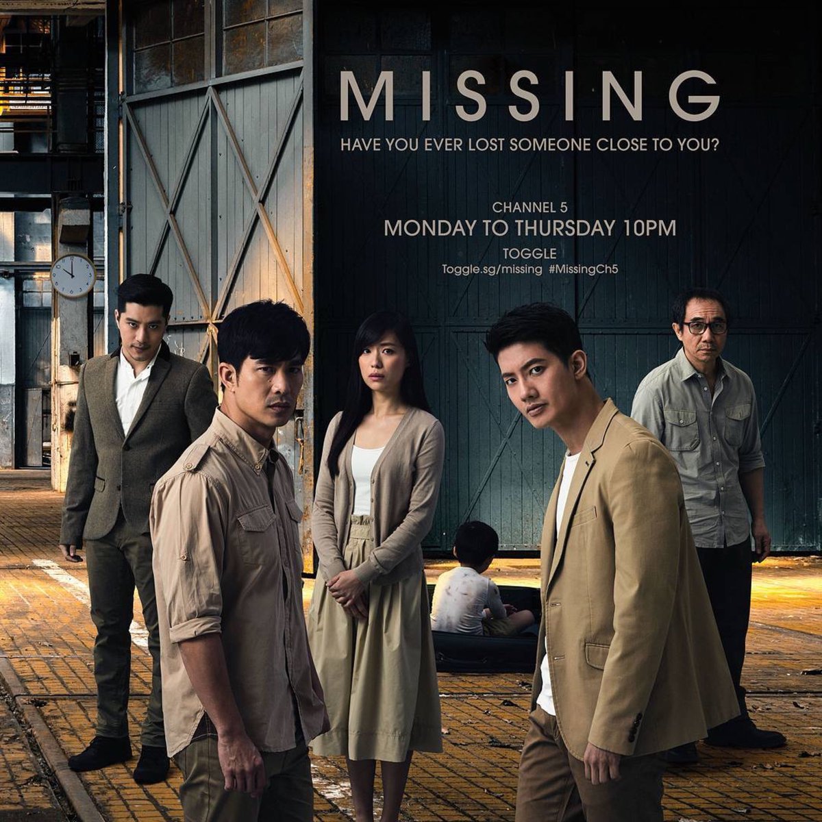 LeayDoDee's tweet photo. Have you ever lost someone close to you? 🤝 first day showing in Singapore #missingCH5 https://t.co/ddKRh5J1b7