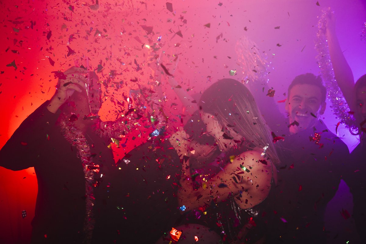 Morgen #Valentijn Valentijns Dansfeest in #Ontmoetingshuis #Veenendaal Muziek, dansen, entertainment Bestel nu kaarten ontmoetingshuis.nl/valentijnsfees…