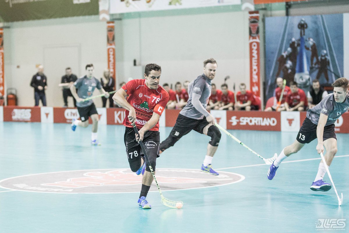 LFS_floorball's tweet photo. PHOTO > ELVI Floorball League: @FBKValmiera - @FBKLielvarde (5:6 PS) 11 Feb #florbols #floorball https://t.co/edM3EFbsaH https://t.co/dzo7L812wg