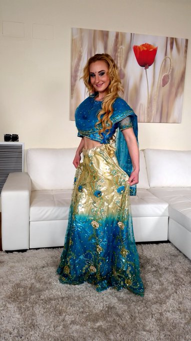 Beautiful clothes😍 indian style 👈 with my awesome "sister" 👭 Sarah Sultry💓 &amp; @devdasies 💋 @emerald_babes