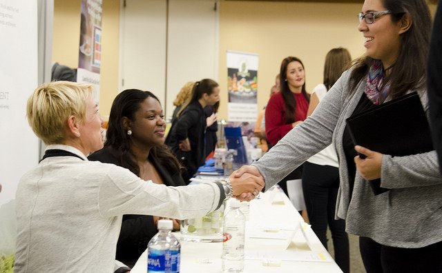 fgcu's tweet photo. Students & @FGCUalumni: Update your resume for Business Career & #Internship Expo 11AM-3PM Wednesday in Cohen Center ballroom. #Soarin4 recruitment event & open to all majors. 70+ employers participating — check Eagle Career Link for list: https://t.co/XVJ7WfN9WV #FGCU18 https://t.co/ehs6QicP1m