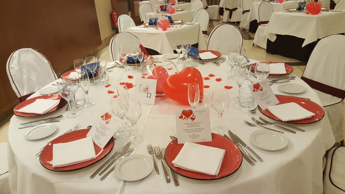 AntonioTejera6's tweet photo. #trypazafata
#sanvalentin
Estupenda cena. Nuestros clientes se lo pasaron de maravilla.
#meliaexperience https://t.co/PF6Y5weBUL