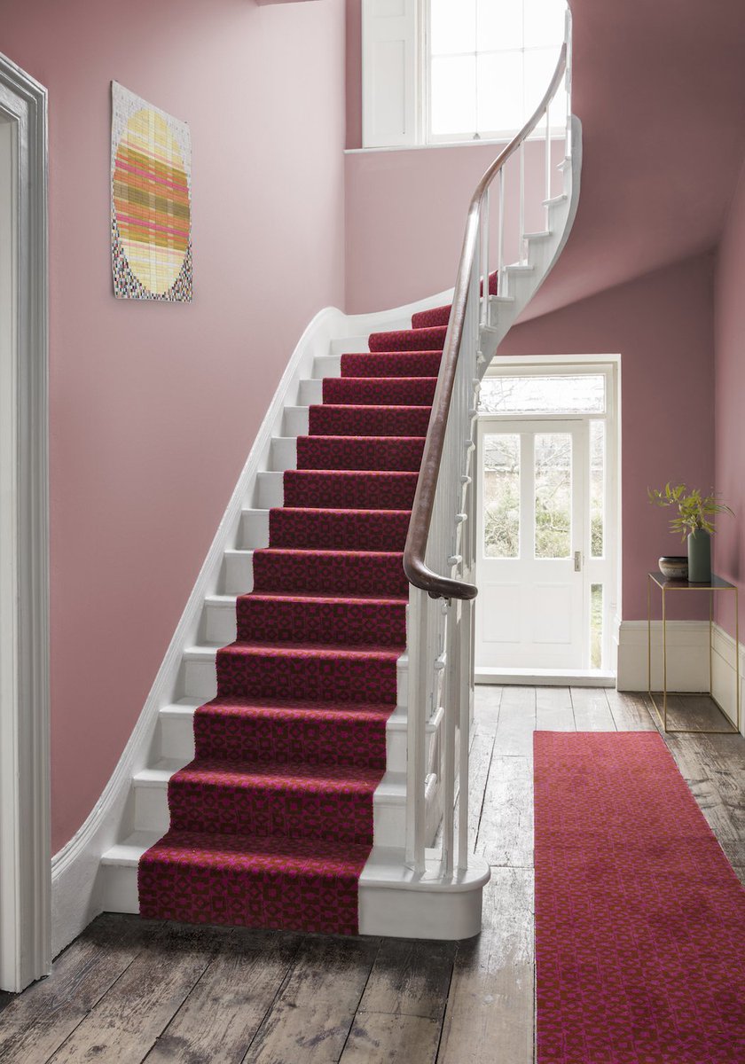 AlternativeFlr's tweet photo. In 1964 #LucienneDay created a collection of bold #geometric #designs for the Wilton Royal ‘Architects’ Nova’ range, designed to complement the spatial qualities of #moderninteriors. Now @AlternativeFlr has brought these striking designs back to life!  https://t.co/it7xRcIIGi https://t.co/ZqsZLx8Z7x