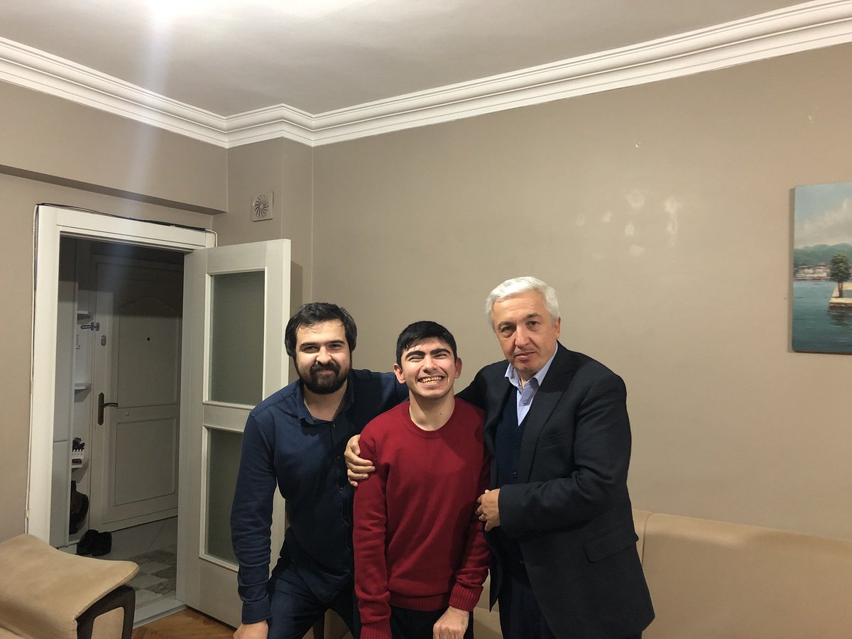 okuyanmehmet's tweet photo. Dün akşam İstanbul’daki derslerimizin sıkı takipçisi olan İbrahim yavrumuzun evine misafir olduk. Bu vesileyle Serebral Palsi hastası kardeşlerime Rabbimden şifa niyaz ediyor; yakınlarına kolaylıklar, toplumumuza da yüksek farkındalık diliyorum. https://t.co/SvcPGX4QNr