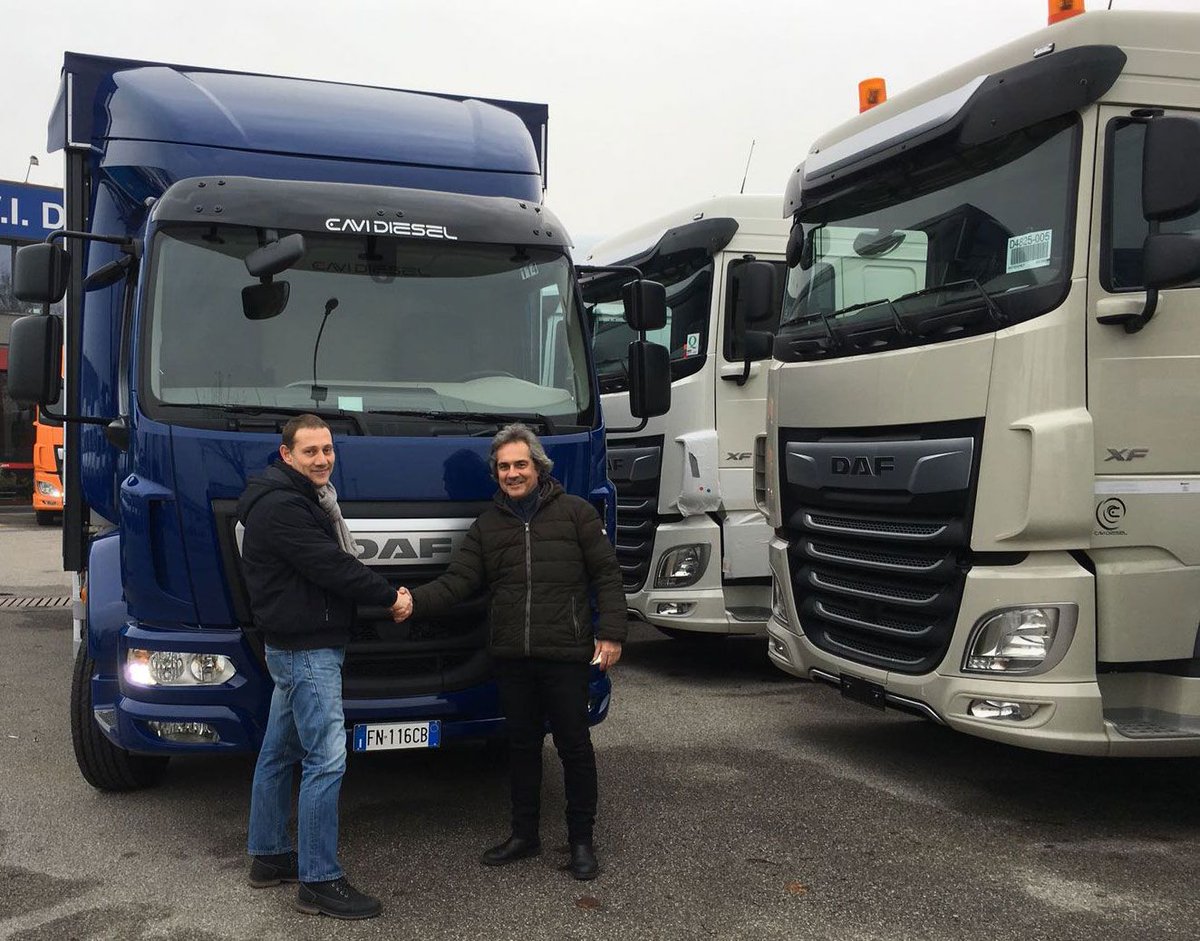 CAVIDIESELspa's tweet photo. Consegna effettuata: DAF LF 14T cambio automatico, Centinato con telone alla ditta Paggi MArio trasporti di Castegnato(BS)
Grazie per la fiducia!
#cavidiesel #daf #daLf #nuovagammadaf #pureexcellence #thebesttruckoftheyear #besttruck2018 #trucks #truck #truckers #camion https://t.co/piv7skSSJZ