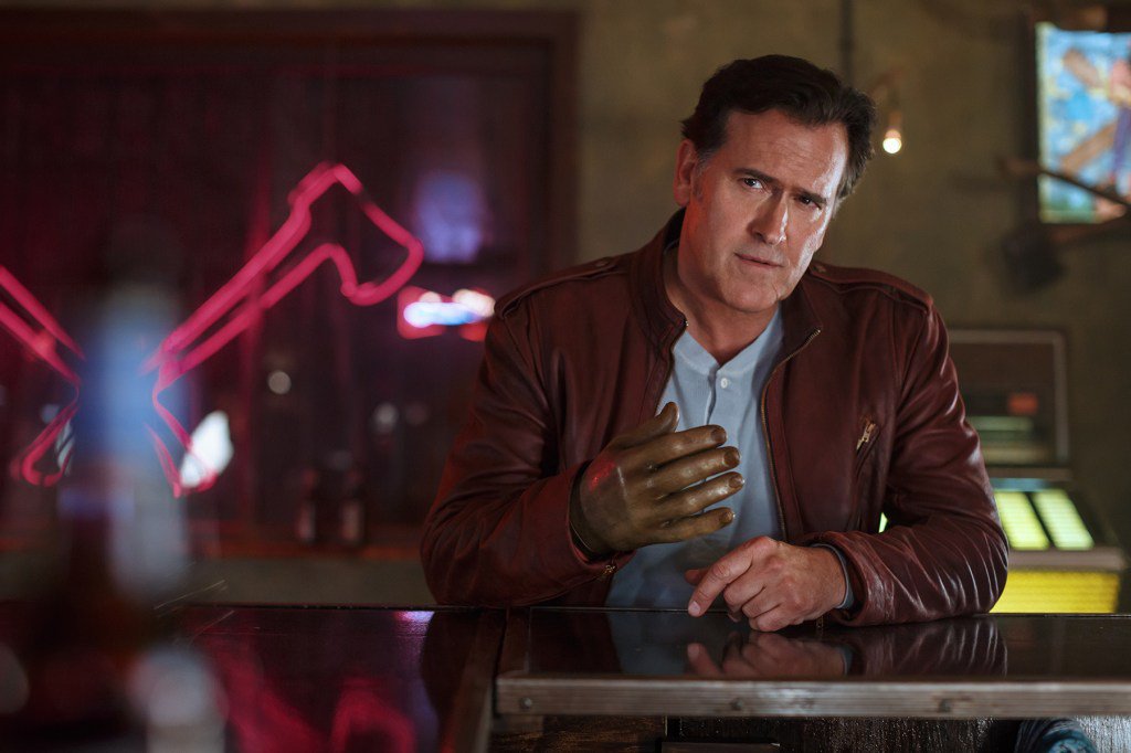 Bruce Campbell Talks the Future; He’s Writing and Wants to Direct More Movies bloody-disgusting.com/movie/3482751/…