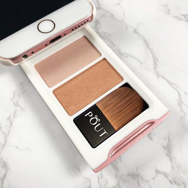PoutCase's tweet photo. We’re so excited to introduce brushes to our product range! Our ‘Universal Brush’ is perfect for applying powder based products and fits neatly inside your #PoutCase slots 😍💖 https://t.co/9xCxa0a549 https://t.co/Ro4sZZc0Bt