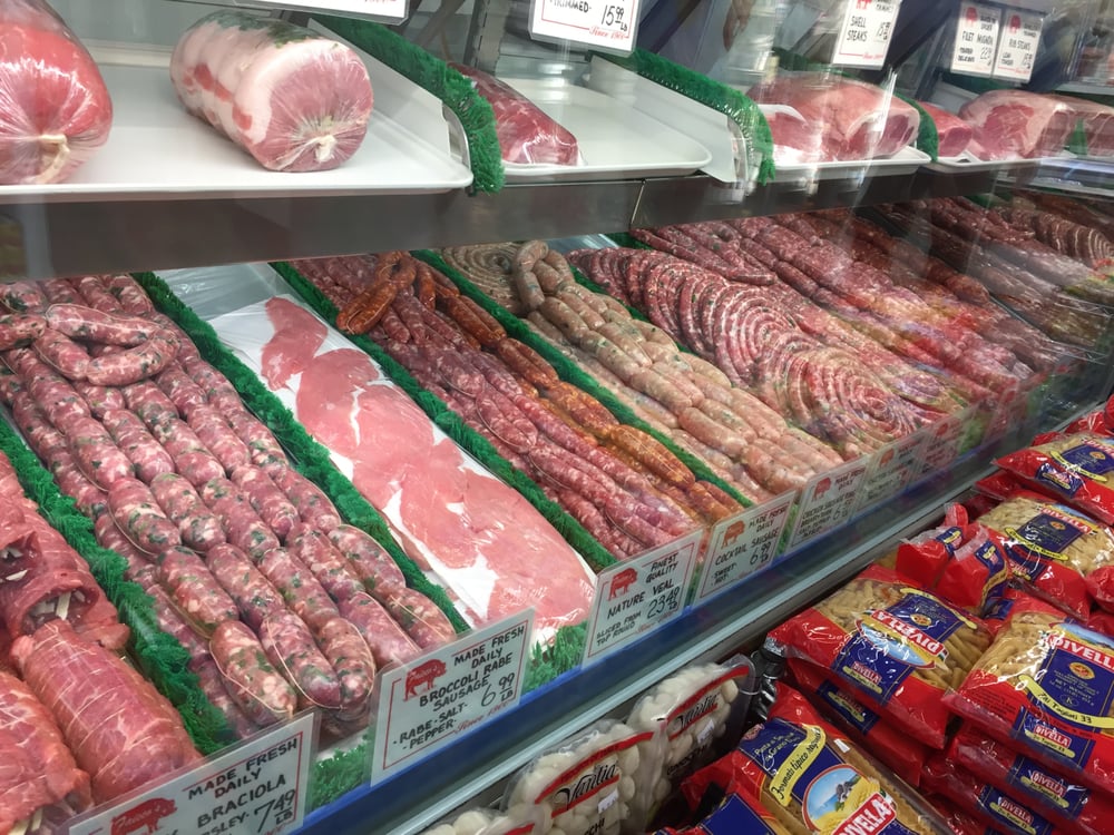 FaiccosPork's tweet photo. Authentic Italian meats! https://t.co/P80u0dPs6f