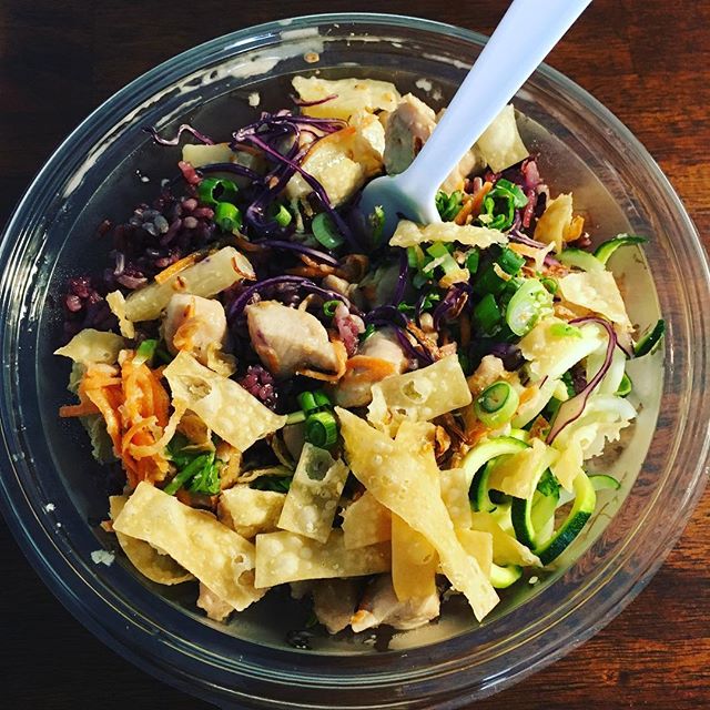 Freshidoco's tweet image. Poke bowl, perhaps? [📷: jenngrove]

#poke #pokebowl #HarrisburgPA #DowntownHarrisburg #StrawberrySquare #healthy #vegan #vegetarian #catering #yum #fresh #lunch