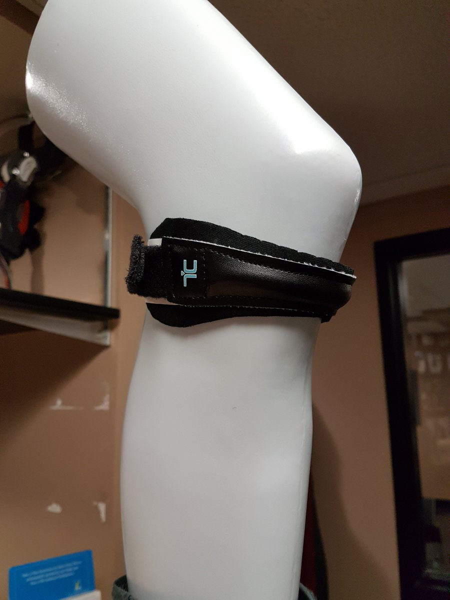 Check out this product of the month, the Levy Patellar Strap
- a universal strap that can help decrease pain at the patellar tendon, with repetitive motions like jumping and running
-Available in youth and adult sizes!
#McMaster #MacSportsMed #physiotherapy #physio #brace #rehab