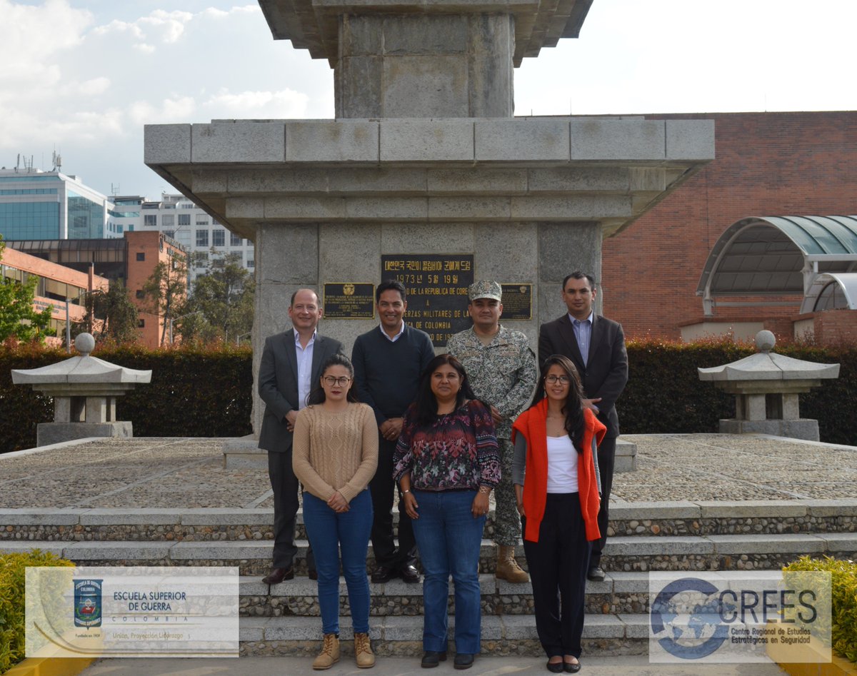 crees_colombia's tweet photo. El Centro Regional de Estudios Estratégicos en Seguridad (CREES) para el 2018 contará con un nuevo equipo de investigadores altamente capacitados en términos de Seguridad, Defensa Nacional y Regional.
#CREESColombia #ESDEGUE https://t.co/QJFC1Q2Vqx