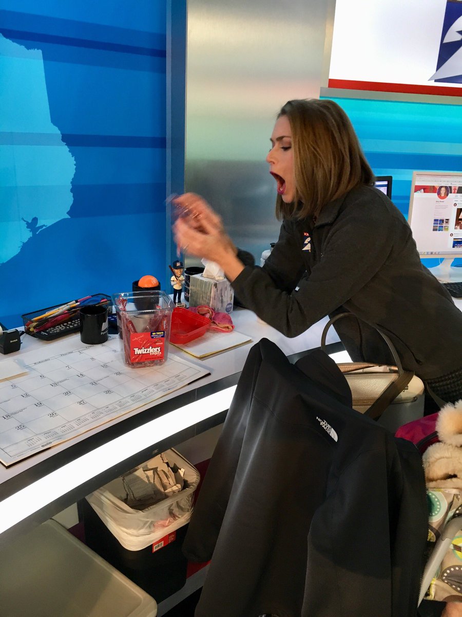 KPRC2Justin's tweet photo. When I tell @KPRCBritta that moderation is the key ... #hangryface @KPRC2 https://t.co/gUXtgahlsl
