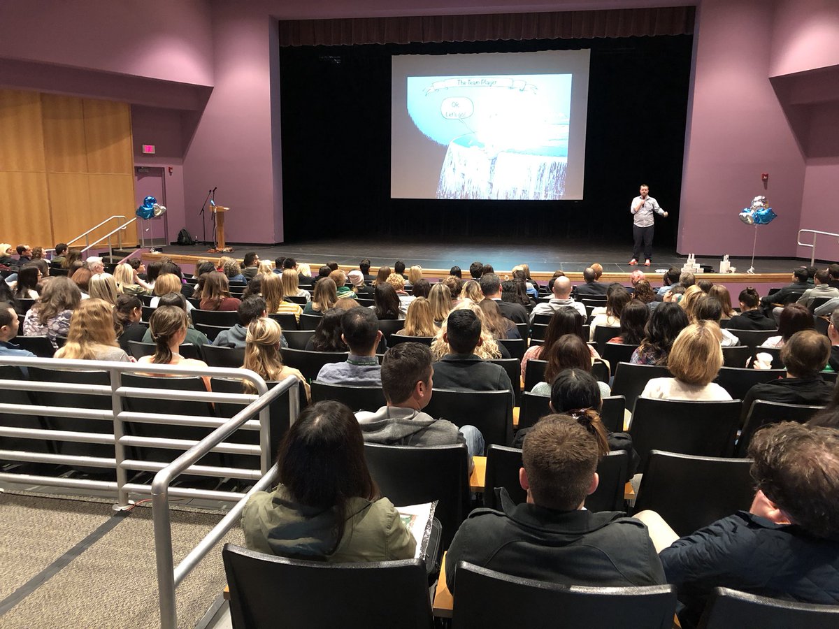 EdTechSpec's tweet photo. Great message on managing change within our pedagogical selves at the fantastic #ISUD #edtechteam Humanities summit in Irvine. https://t.co/vfqX5bnq5m