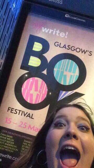 hoxol500's tweet photo. Interesting advertisements! @ayewrite @mcdevitt_bob x https://t.co/Zpz8pfmrWY