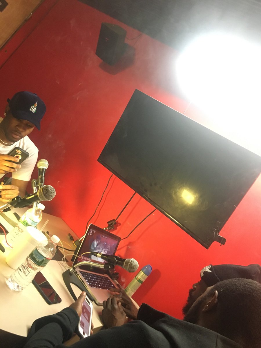 AkMyerz's tweet photo. #SHOUTOUT to @OfficialTrillz #road2riches @TripleVibeRadio and @RocSolidEnt1 #interveiw was lit #Juno #livefastdrinkslow #LFDS https://t.co/M5eNp3eqfx