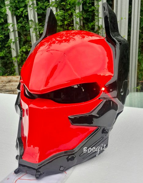 I thought I might post some helmets.  This is not a concept helmet, its for real.
Its a batman inspire helmet.

#motorcycles #motorcyclehelmets
#traveling #Motobike